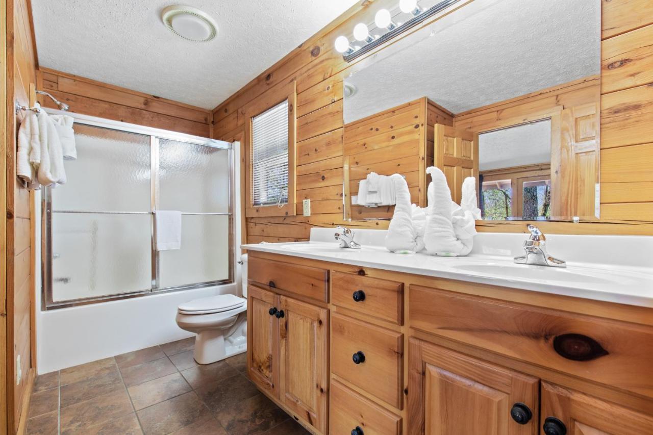 Above The Clouds, 4 Bedrooms, Pool Access, Private, Gaming, Sleeps 16 Gatlinburg Eksteriør billede