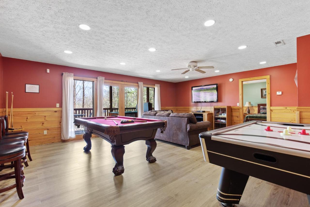 Above The Clouds, 4 Bedrooms, Pool Access, Private, Gaming, Sleeps 16 Gatlinburg Eksteriør billede