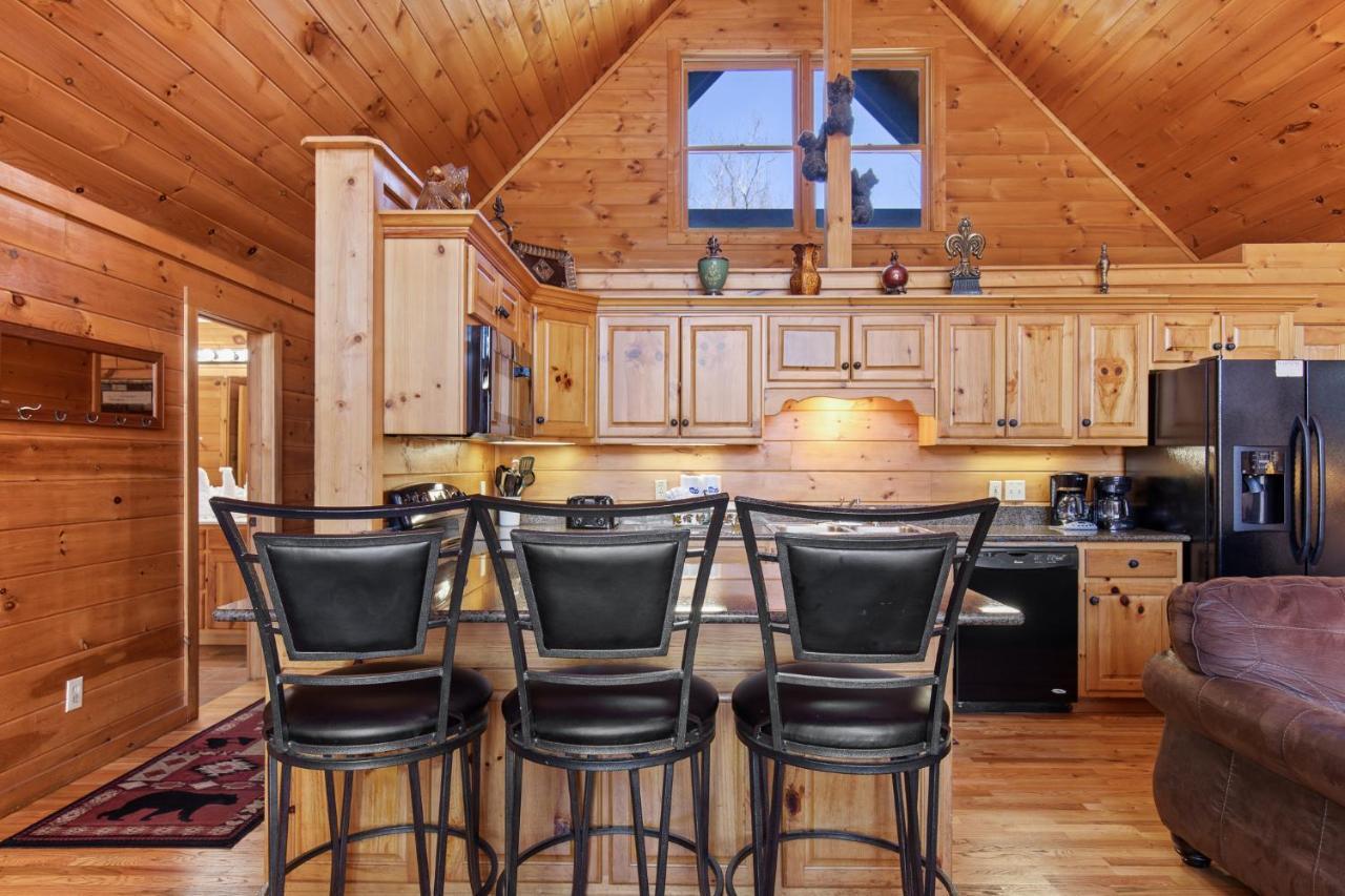 Above The Clouds, 4 Bedrooms, Pool Access, Private, Gaming, Sleeps 16 Gatlinburg Eksteriør billede