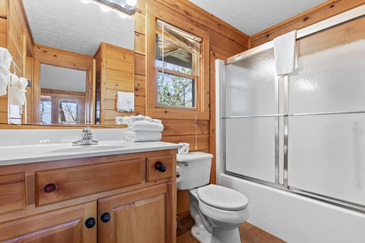 Above The Clouds, 4 Bedrooms, Pool Access, Private, Gaming, Sleeps 16 Gatlinburg Eksteriør billede