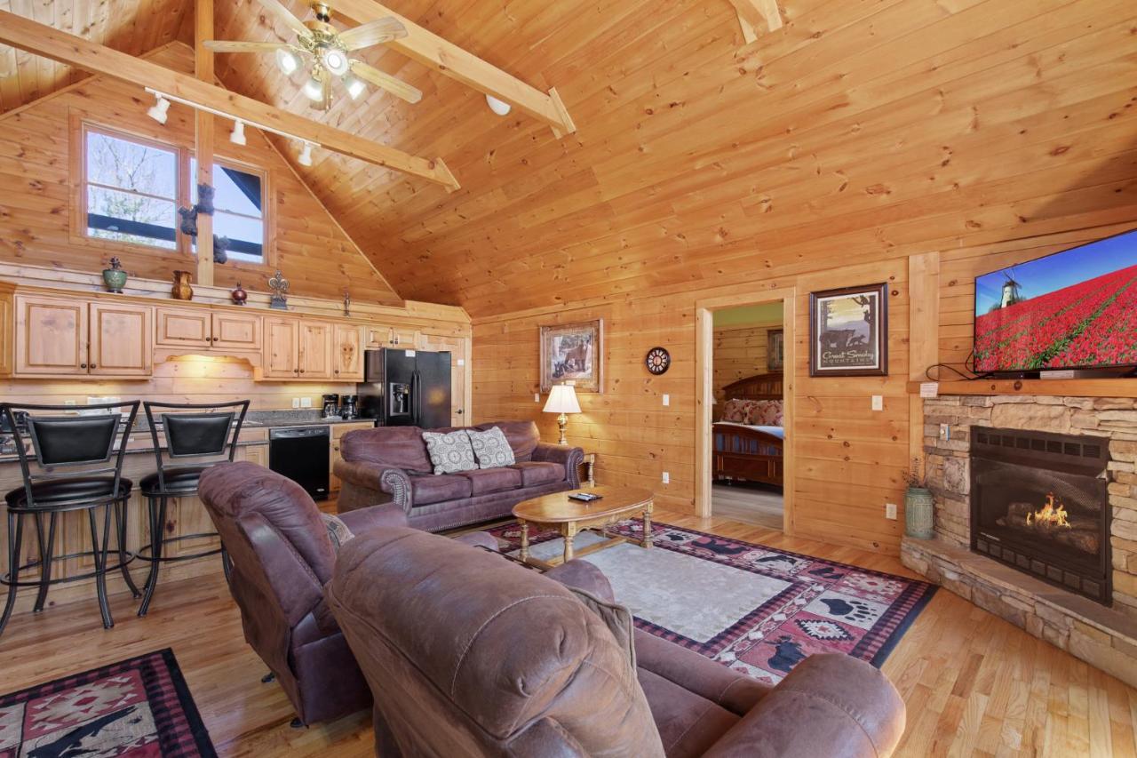 Above The Clouds, 4 Bedrooms, Pool Access, Private, Gaming, Sleeps 16 Gatlinburg Eksteriør billede