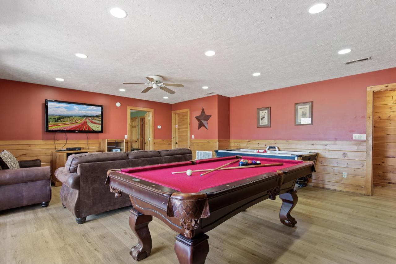 Above The Clouds, 4 Bedrooms, Pool Access, Private, Gaming, Sleeps 16 Gatlinburg Eksteriør billede