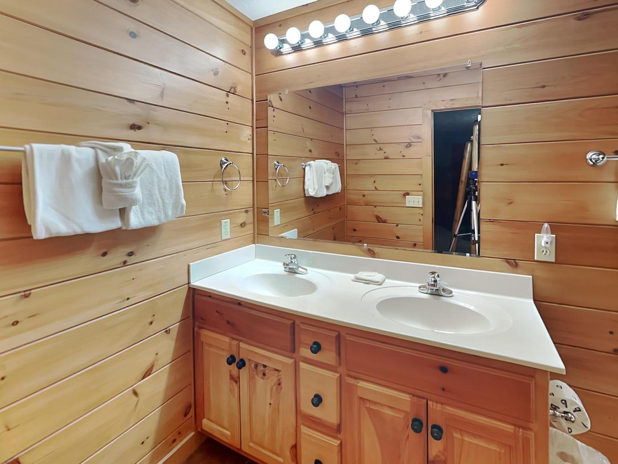 Above The Clouds, 4 Bedrooms, Pool Access, Private, Gaming, Sleeps 16 Gatlinburg Eksteriør billede